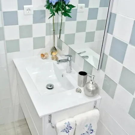 Apartment Charming 1 M² Balcony *